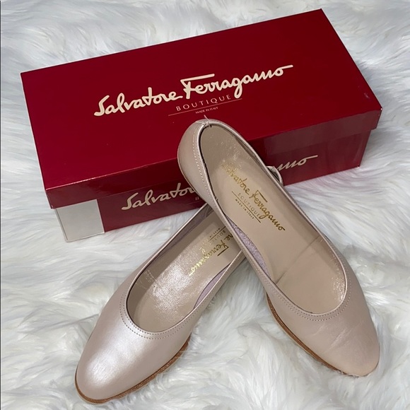 Salvatore Ferragamo Flats - Picture 1 of 4